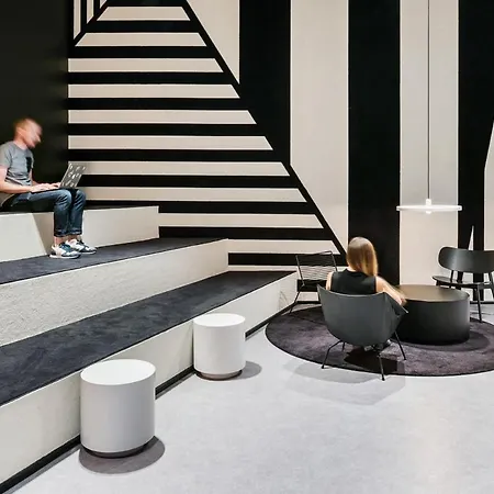 The Social Hub Extended Hotel 3*