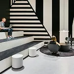 Hotel The Social Hub Extended 3*